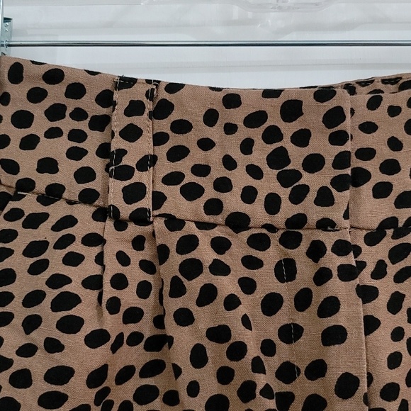 Leopard Extreme High Waisted Shorts. - Picture 2 of 4